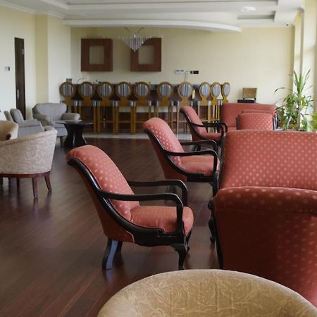 ניירי The White Rhino Hotel מראה חיצוני תמונה