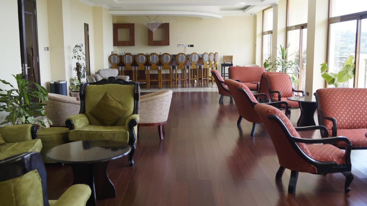 ניירי The White Rhino Hotel מראה חיצוני תמונה