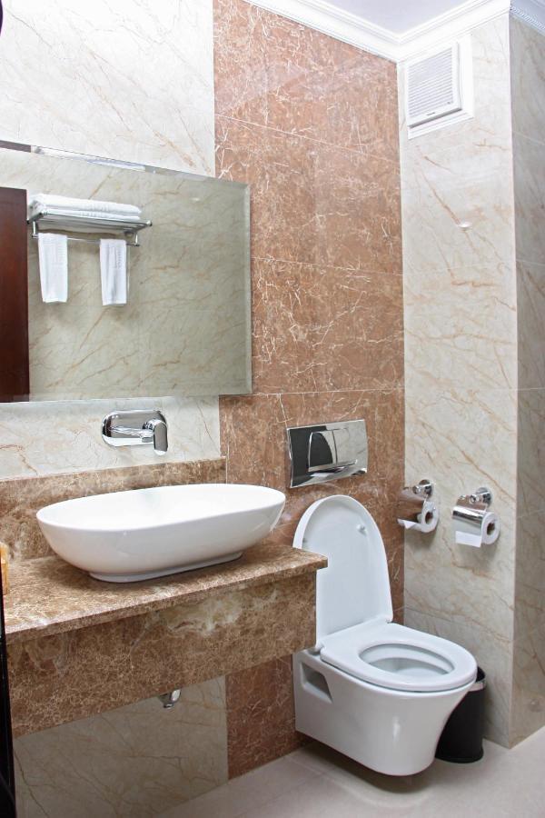 ניירי The White Rhino Hotel מראה חיצוני תמונה