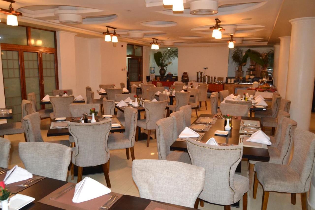 ניירי The White Rhino Hotel מראה חיצוני תמונה