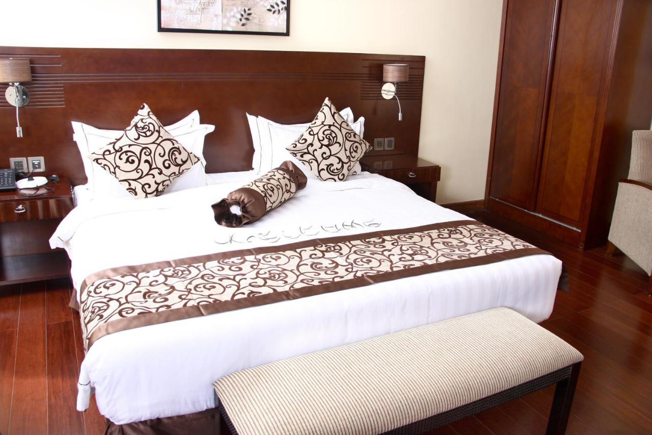 ניירי The White Rhino Hotel מראה חיצוני תמונה